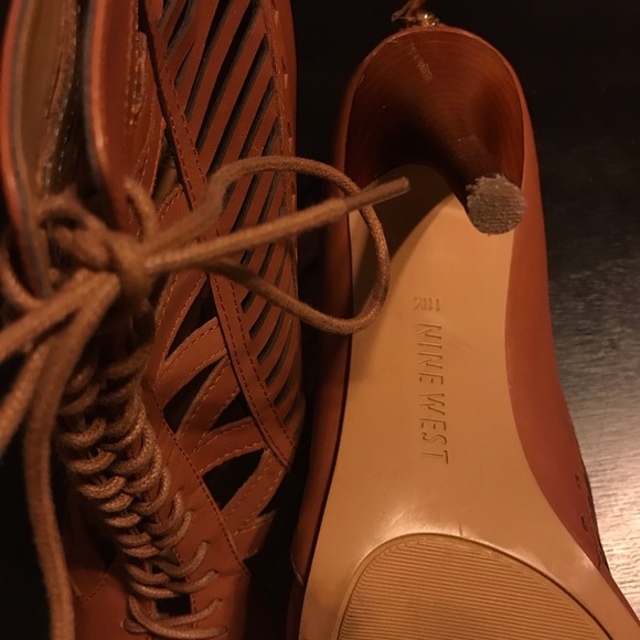 Lace up Nine West Booties - Picture 4 of 5